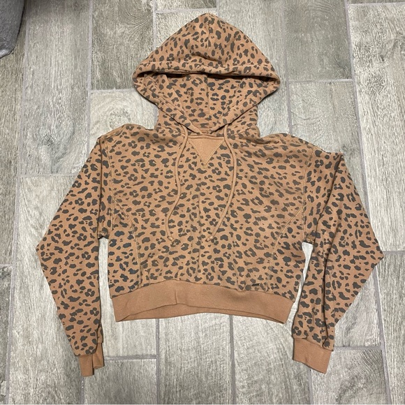 Abercrombie & Fitch Tops - Abercrombie and Fitch crop hoodie